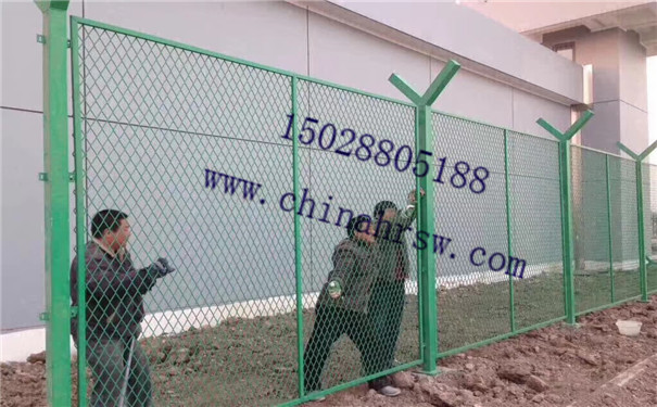 刺繩防護網在監獄中安裝 刺繩防護網在監獄中安裝